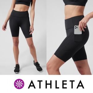 NWT Athleta Ultimate Stash Pocket 9” Short, Size Medium